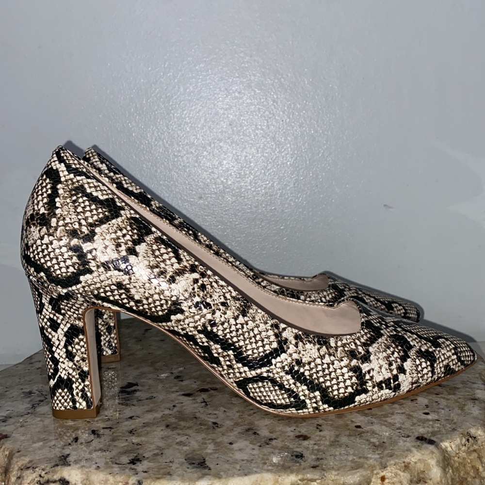 Cole Haan Snake Skin Embossed Leather Pointed Toe Square Heel Pumps Size 8 NWOB - Picture 10 of 16